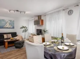 Cozy Home In Selce With Wifi