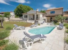 Gorgeous Home In Bale With Wifi