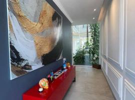 CASA EN SAMBORONDOn, hotel v destinaci Guayaquil