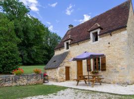 Maison isolée près de Sarlat, idéale pour la détente en famille - FR-1-616-182, hotel en Borrèze