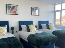 1 Bedroom Apartment - Flitwick - Contractor Friendly - Tourist Ready - Full Kitchen - WiFi - Smart TV - Sofa Bed - FREE Parking - Ideal for Short or Long Stays