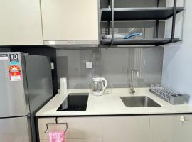 Amber Studio Walking Distance Quayside Mall, ξενοδοχείο σε Teluk Panglima Garang