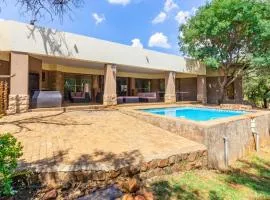 Elements Bush Villa 216 - 10 adults and 4 kids
