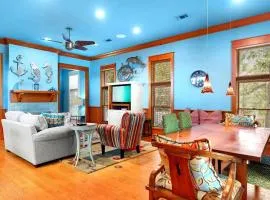 30A Graytn Greatful by AvantStay Charming HomeCottage Walk to Western Lake