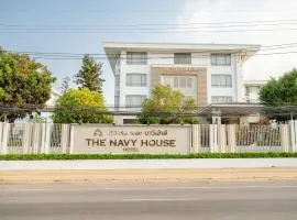THE NAVY HOUSE HOTEL