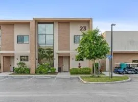 Home Luxury 4 BedsPrivate Hot Tub Close Disney