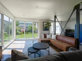 Perfect Winter Villa Retreat - 14 minutes to downtown