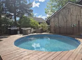 Villa Mosahiisi Charming Poolside Getaway