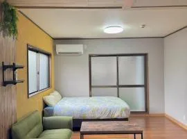 Cozy private apartment between Osaka and Kyoto