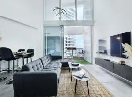 Spacious 3BR Duplex w Balcony in City Center with Mamad by Sea N' Rent