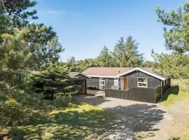 Stunning Home In Saltum With Wifi