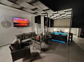 JACUZZI penthouse - King's view