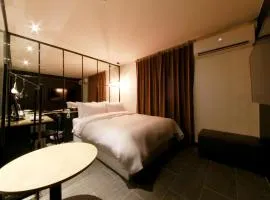 Hotel Moon