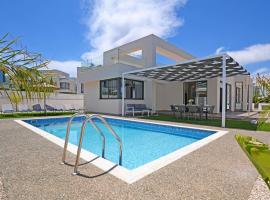 Villa Violeta - 3bed Bungalow large pool, bungalov v destinaci Protaras