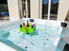 Magnifique Villa avec Spa à COMPIEGNE - Beautiful villa with hot tub, Compiegne, hotel v destinaci Compiègne