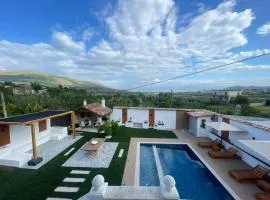 Villa Lejzo - Swimming Pool