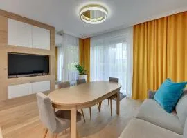 Tre Mare z ogrodem -By the sea by Grand Apartments