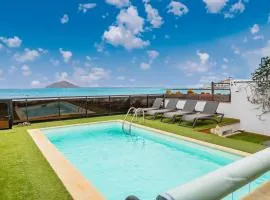 Villa Oasis Beachfront Corralejo By Holidays Home