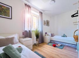 grosses Apartment für 6 Personen-Parkplatz-Balkon-Stadtmitte-schnelles WLAN, Hotel in Neu-Ulm