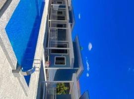 Hureen chalet hmk, hotel v destinaci Kangar