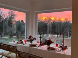 Villa con piscina vicino Roma, hotel i Coltodino