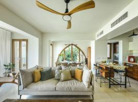 Breathtaking 3 BR Apt w Sea View in Central Jaffa, hotel a Tel Aviv