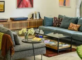 Luxurious Family Three Story House with Mamad by Sea N' Rent