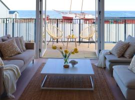 Penthouse over the harbour, casa de campo em Skillinge