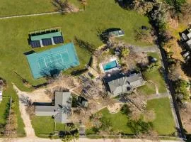 Victorian Manor In Paso Robles Wine Country Pool Hot Tub Firepit Tennis Court Sleeps 28
