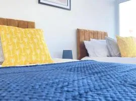1 Bedroom Apartment - Flitwick - Contractor Friendly - Tourist Ready - Full Kitchen - WiFi - Smart TV - Sofa Bed - FREE Parking - Ideal for Short or Long Stays