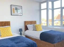 1 Bedroom Apartment - Flitwick - Contractor Friendly - Tourist Ready - Full Kitchen - WiFi - Smart TV - Sofa Bed - FREE Parking - Ideal for Short or Long Stays