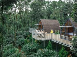 Vanani resort and caravan park, khách sạn có bồn tắm nóng ở Ūdumbanshola