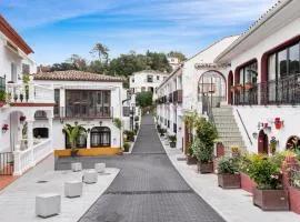 2 Bed Apartment in Benahavis Village