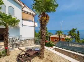 Wohnung In Obrs Mit Kleiner Terrasse Und Meerblick