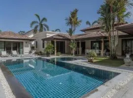Luxury 3BR Villa, Private Pool, Gym & Jacuzzi