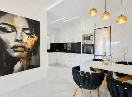 Casa Loresa Gold - By Welcomely