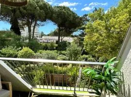 LE BOHÈME - balcon vue jardin - clim - place de parking - wifi - 5min plage