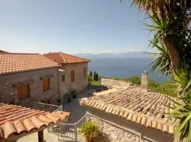 Fteri Stone House in Platanos, Akrata