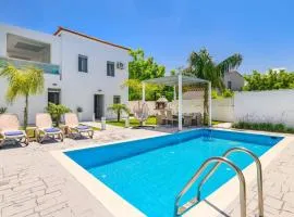 Villa Costa by Villa Plus
