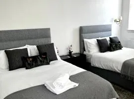 The Failsworth Collection - Stylish Apartments with Free Parking