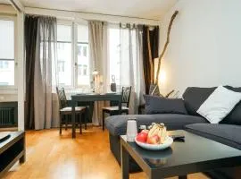 2 room suite pedestrian area