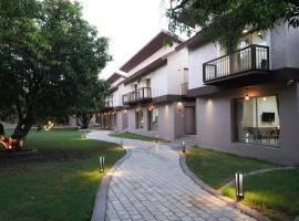 Gir Aatithya Clarks Inn, hotel v destinaci Gírský les
