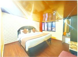 NAINITAL HOTEL CHAND! REGENCY! - Near Naini Lake & mall road - with room service & free wi-fi available THE BEST HOTEL IN NAINITAL, hotel v destinaci Nainital