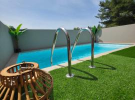 V&Justine Dream Luxury Villa with private pool, hôtel à Koskinou