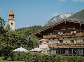 Dorfcafe Unken Hotelpension sWirtshaus im Dorf