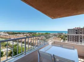 Global Properties, Apartamento de 3 habitaciones en urbanizacion cerca del mar