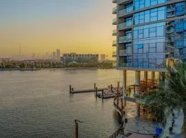 Hilton Dubai Creek Hotel & Residences