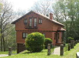 Casa de Robles Cantabria, en el corazón de los Valles Pasiegos، فندق في Sel de la Carrera