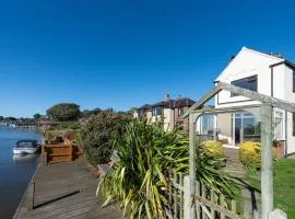 The Cottage - Holiday home in Reedham on the Southern Norfolk Broads