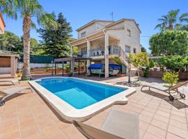 Casa Anglada, hotel v destinaci Calafell
